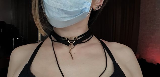 Model - AnnaLu strapon