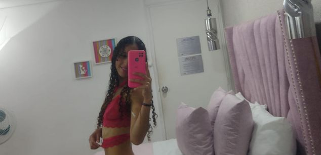 Model - Eimy Sanchez feet