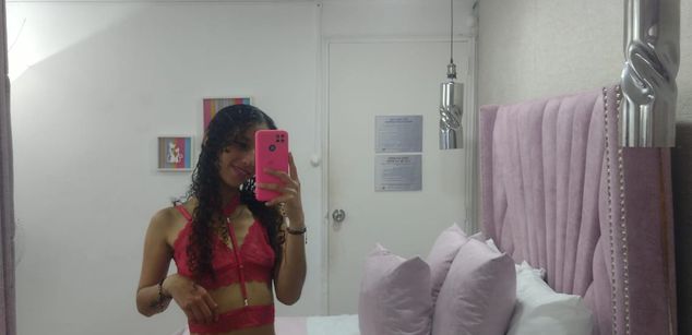 Model - Eimy Sanchez feet