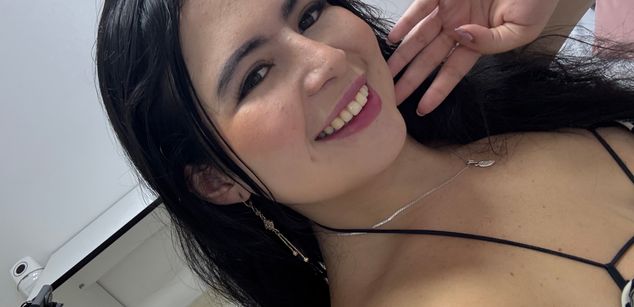 Model - Anahi Vega LATINA