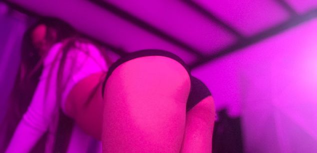 Model - Vahiolet_smith hairy