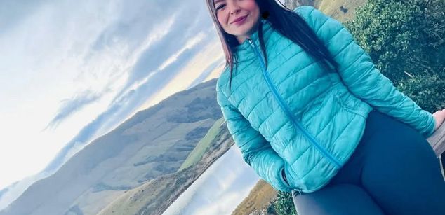 Model - Brianna Hill teen