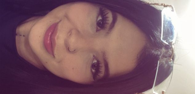 Model - Brianna Hill teen