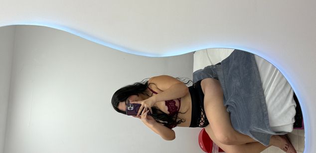 Model - Anahi Vega LATINA