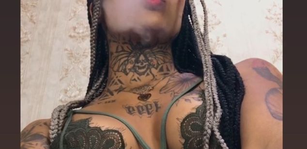 Model - EmilieLake Femdom