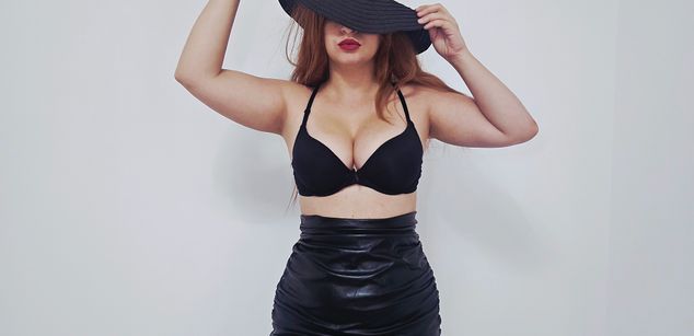 Model - GiannaDavis double