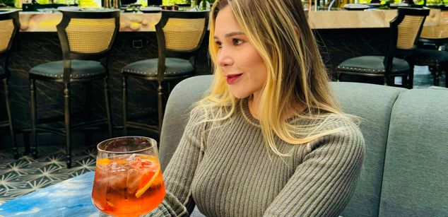 Model - Abella Milf bigass