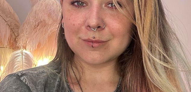 Model - MarlaShine bigboobs