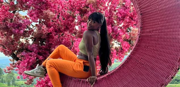 Model - Melanie Williams bigass