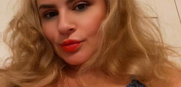 Model - Elliza Sissys