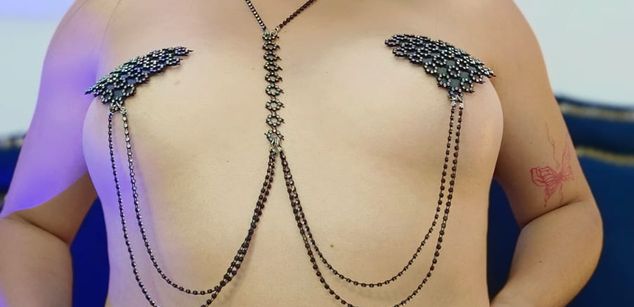 Model - Clara Wesst feet