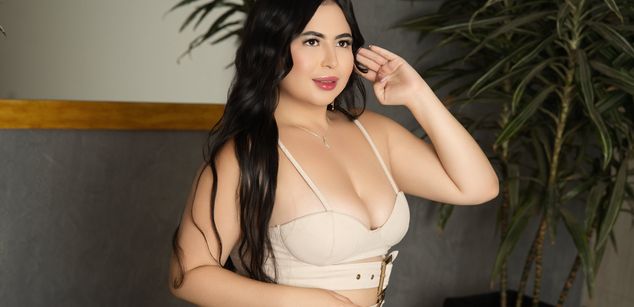 Model - Anahi Vega LATINA