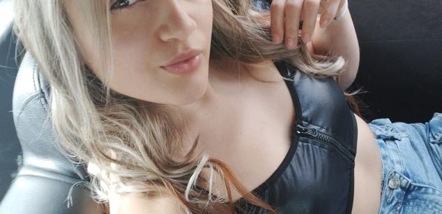 Model - ZoeWillis domination