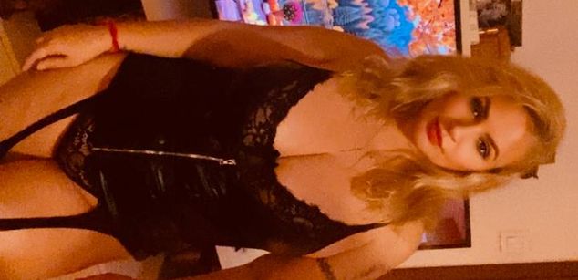 Model - Elliza Sissys