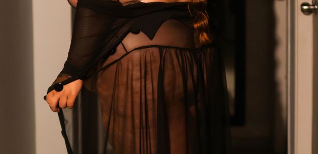 Model - Sara Thompsom squirt