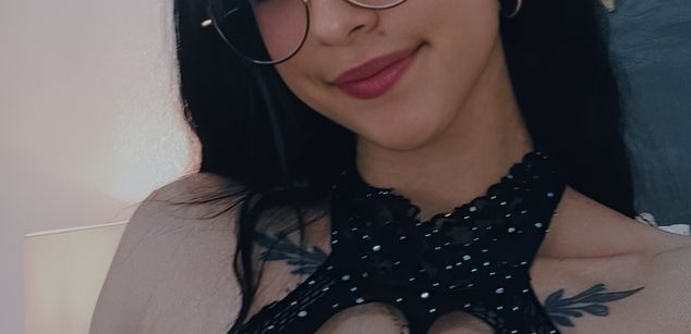 Model - Alana Martinez joi