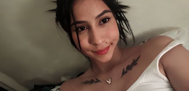 Model - Alana Martinez joi