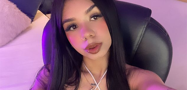 Model - VioletGrace bigass