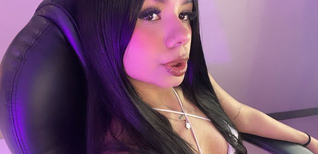 Model - VioletGrace bigass