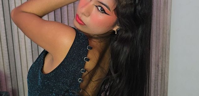 Model - LissaWild submissive