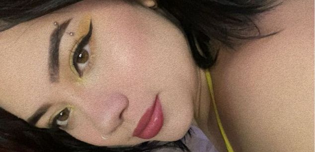 Model - aria santana feet