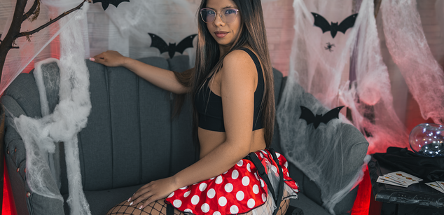 Model - Vahiolet_smith young