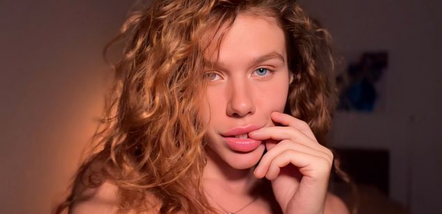 Model - GODDESS VOS humiliation