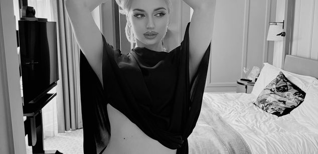 Model - Lady Alice Tease