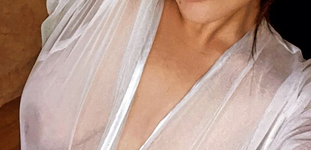 Model - Tess bigboobs