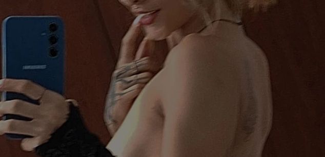 Model - NathalyJohns 18