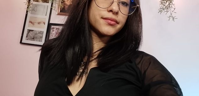 Model - Alana Martinez joi