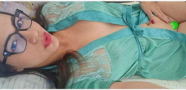 Model - Aarina Flowers feet