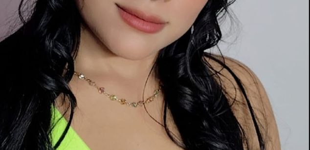 Model - Nicolle_Cherry amable