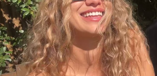 Model - Goddess Gabriela Paiva joi