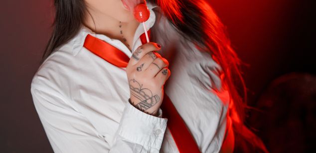 Model - ADA MILAN squirt