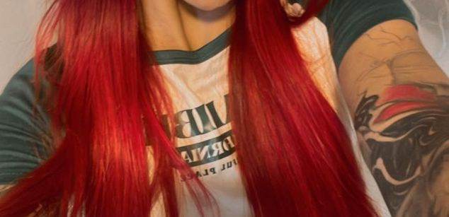 Model - Polygonnia cuckold