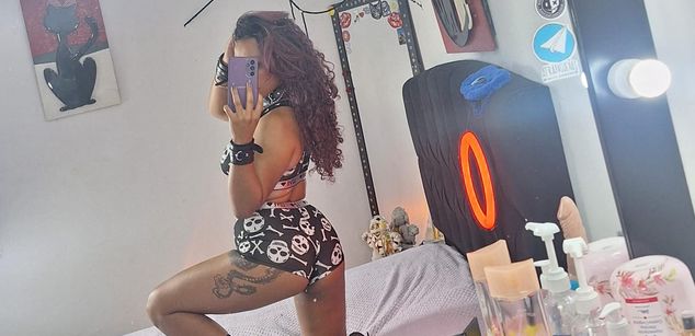 Model - Sara Sofia latina