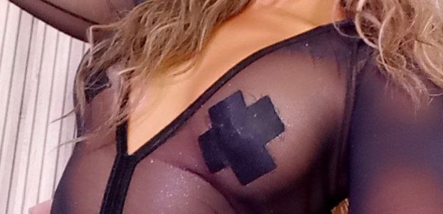 Model - BriannaChelsea tits