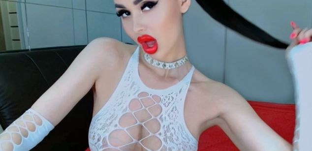 Model - SweetLanaShine tightpussy