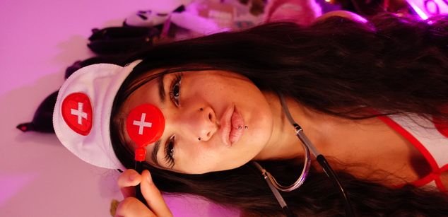 Model - LucyPurple squirt