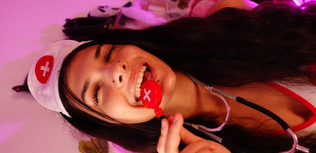 Model - LucyPurple squirt