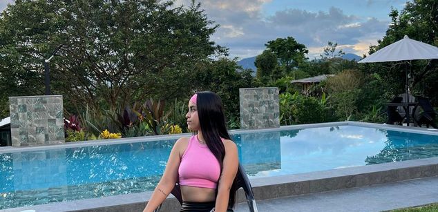 Model - ZoeCastelli latina