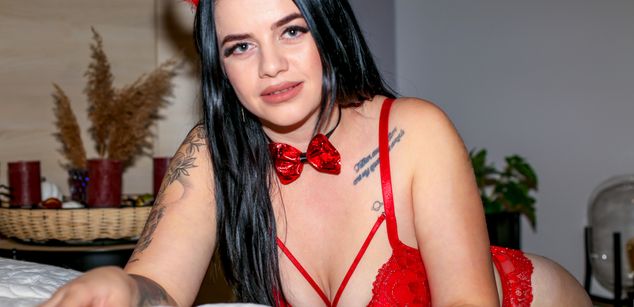 Model - CelineSkye cumshow