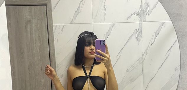 Model - Nahayo submissive