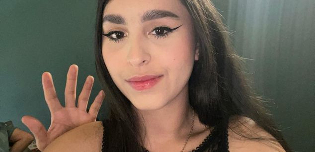 Model - ZoeCastelli latina