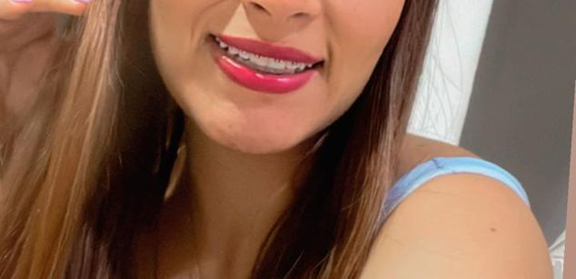 Model - laura masturbation