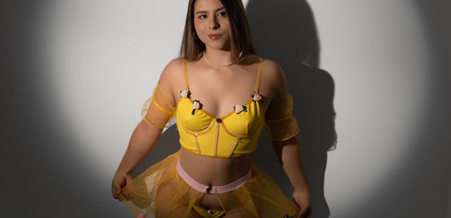 Model - KhloeDavis pantyhose