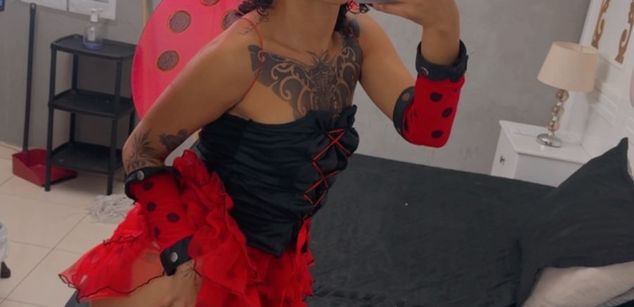 Model - SilvanaOwen WEBCAM