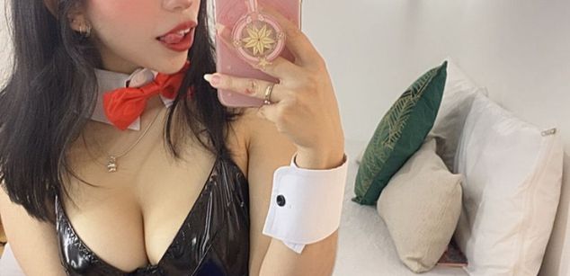 Model - bella star bigass