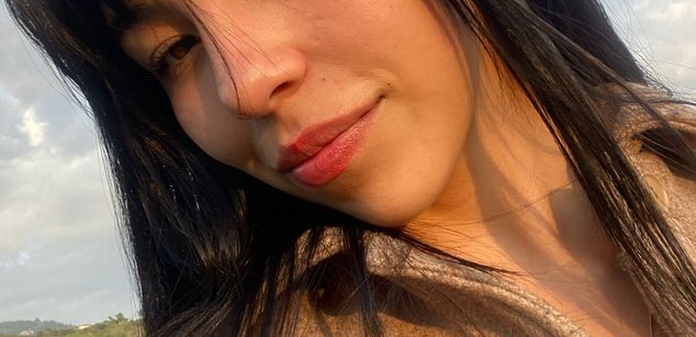 Model - bella star bigass